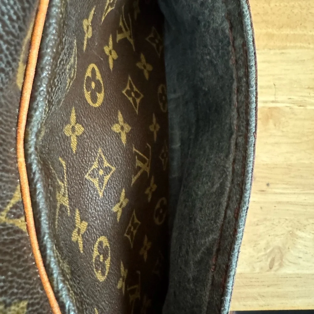 Louis Vuitton Trocadero 26 Monogram Brown Crossbody Bag